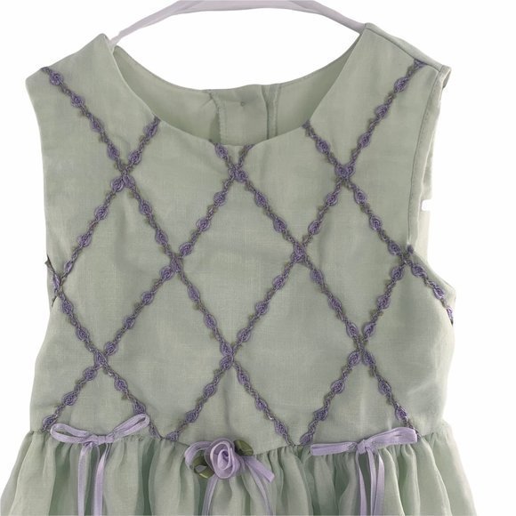 Bryan & Co Green Lilac Dress with Flowers & Ribbon Girls Dress Size 5 With Flaws - Picture 2 of 9